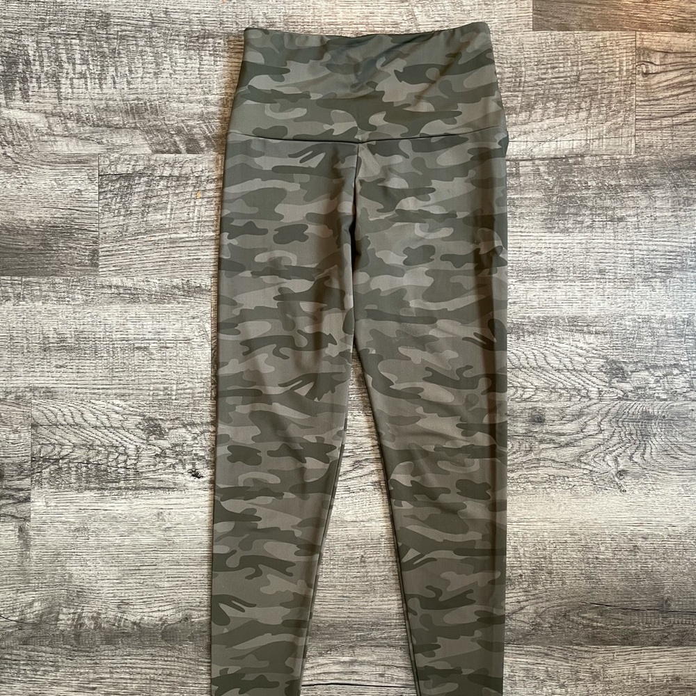 Onzie Camo yoga leggings